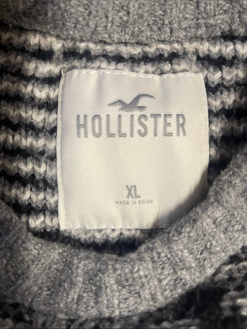 Hollister Gray Crewneck Diamond-Pattern Knit Sweater - Picture 2 of 4